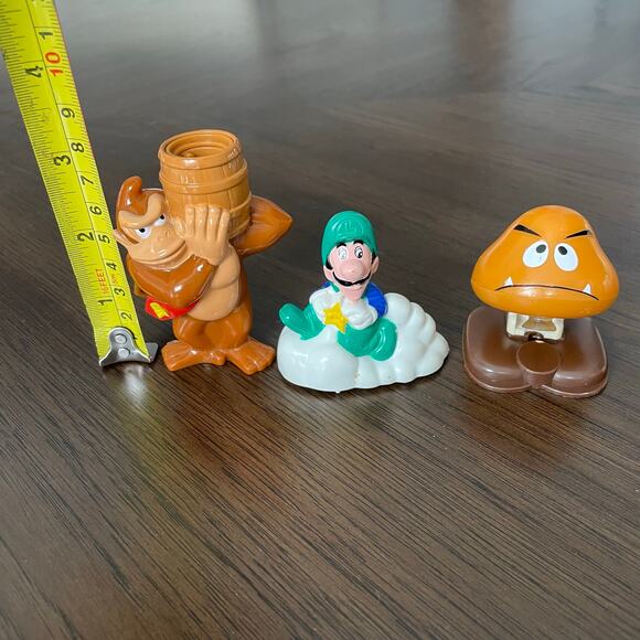 Nintendo Super Mario Brothers Luigi Goomba Donkey Kong McDonalds Toy Cake Topper - Picture 1 of 10